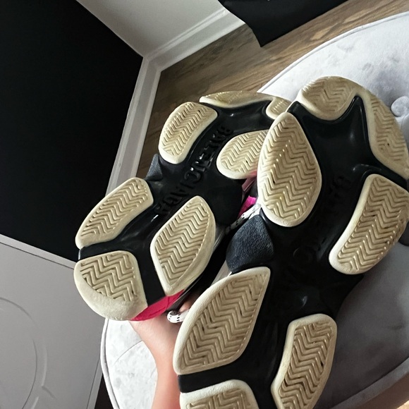 Women’s Balencigas sneakers - Picture 4 of 4